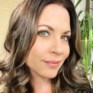 Meet your Posher, Joi